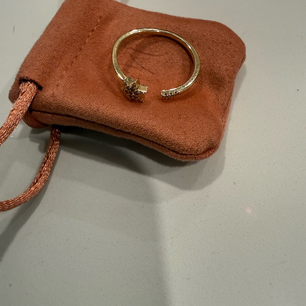 LIKE NEW MEJURI 14K YELLOW GOLD, PAVÉ NATURAL DIAMOND STAR OPEN RING 7 + 🎁 - Picture 5 of 5